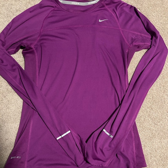 Nike Shirt - Picture 1 of 5
